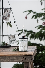 4142-11 Kalenderlys hvid med sorte tal fra Ib Laursen i glas ved juletræ - Tinashjem